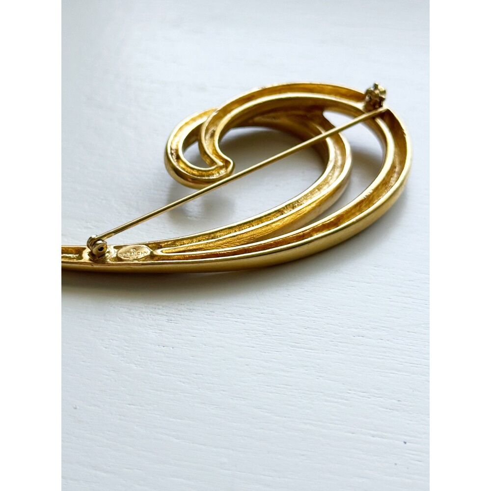 Vintage Givenchy Brooch Loop Swirl Gold Tone with Rhinestones Old Money Timeless - Picture 6 of 6